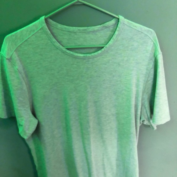 Lululemon Tee - Picture 1 of 2
